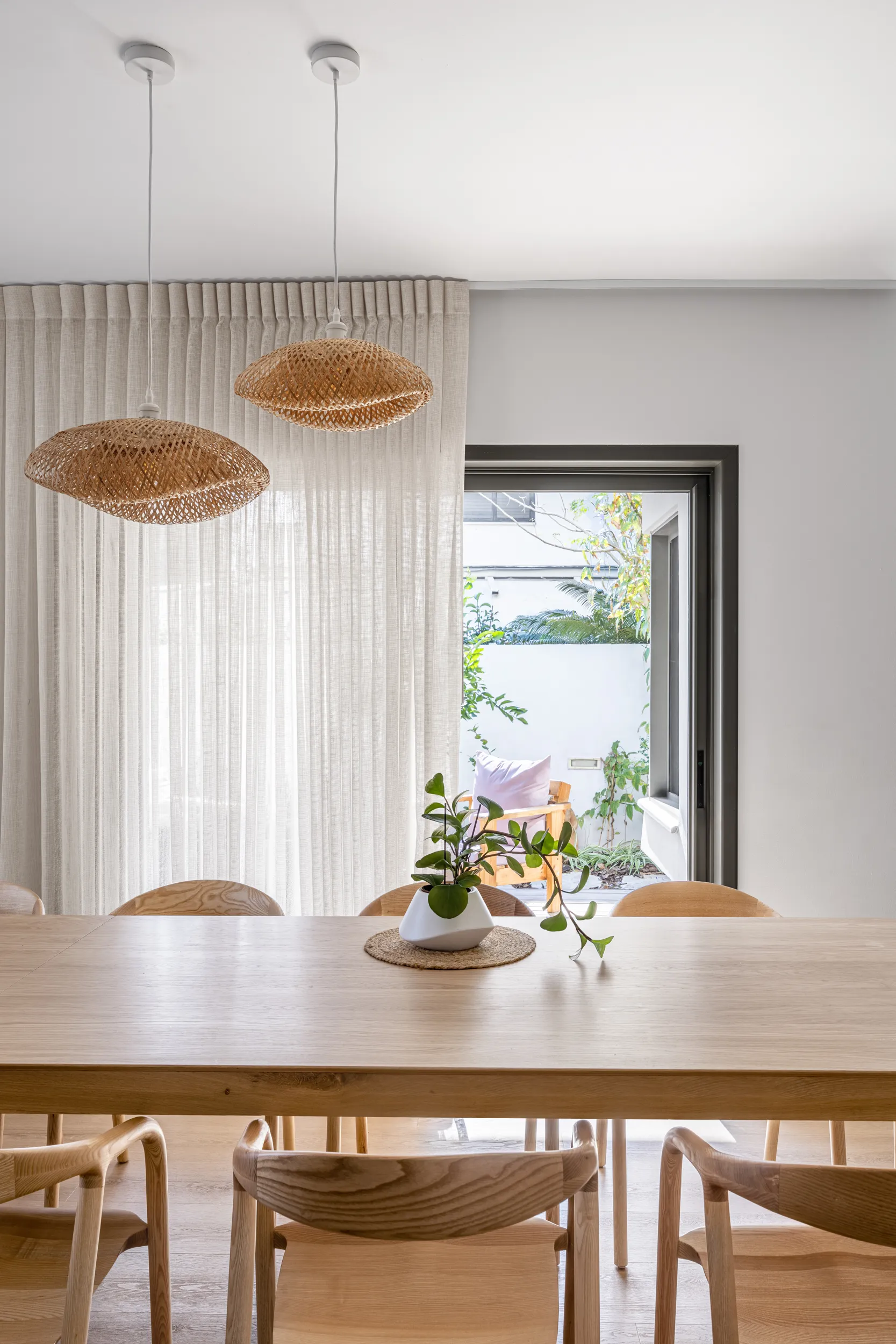 עיצוב אזור אוכל בהוד השרון